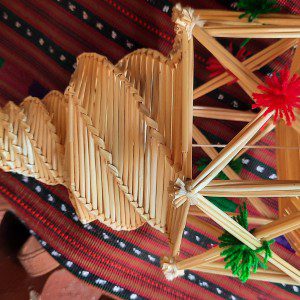 Kiosco elaborado con material de trigo