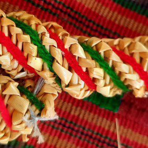 Producto artesanal elaborado con material de trigo