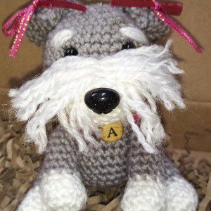 Perrito Schnauzer tejido