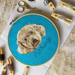 Bordado de Caniche Toy – needle painting