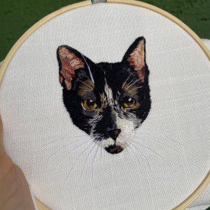 Bordado de gatita negra – needle painting