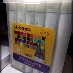 Caja de 36 marcadores, punta bicelada y punta pincel, la base es de alcohol. Para estudiantes de arquitectura. Usados 9/10